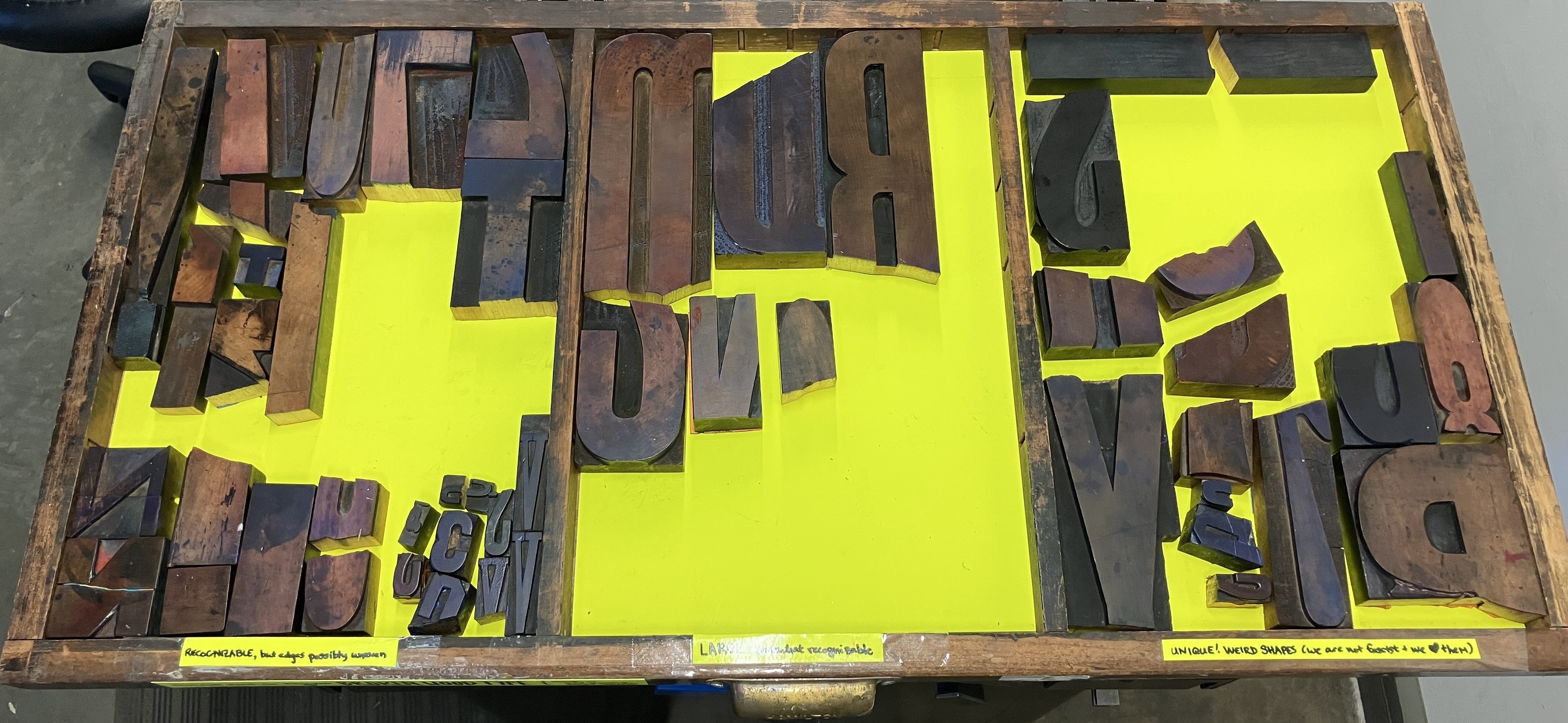 Entire tray of broken wood type