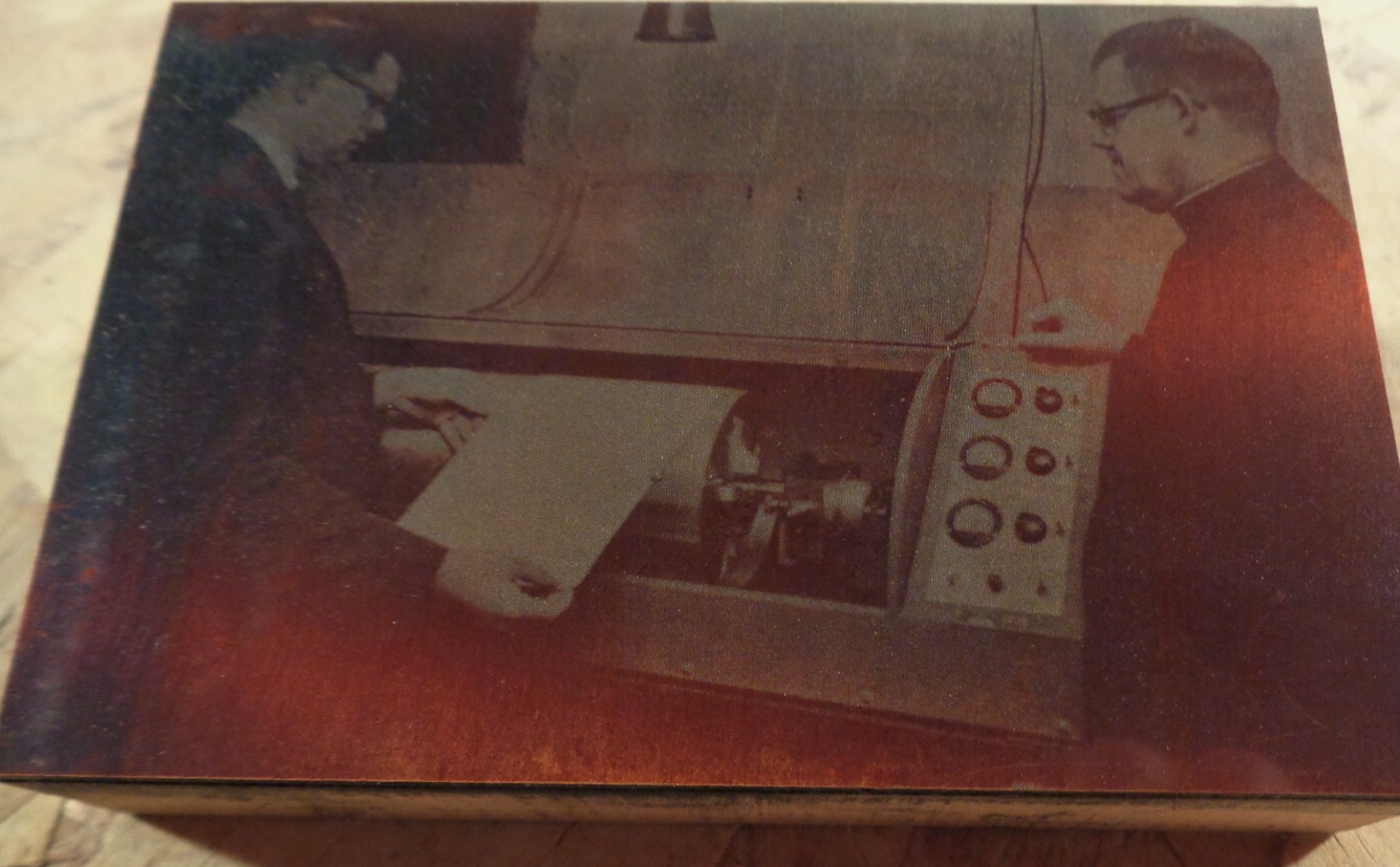 Long Letter Press image